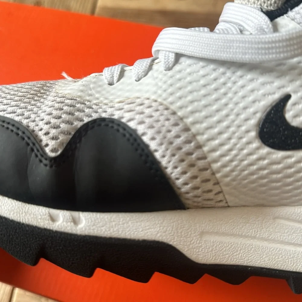 Nike Men’s Athletic Shoes White and Black Air Max Style